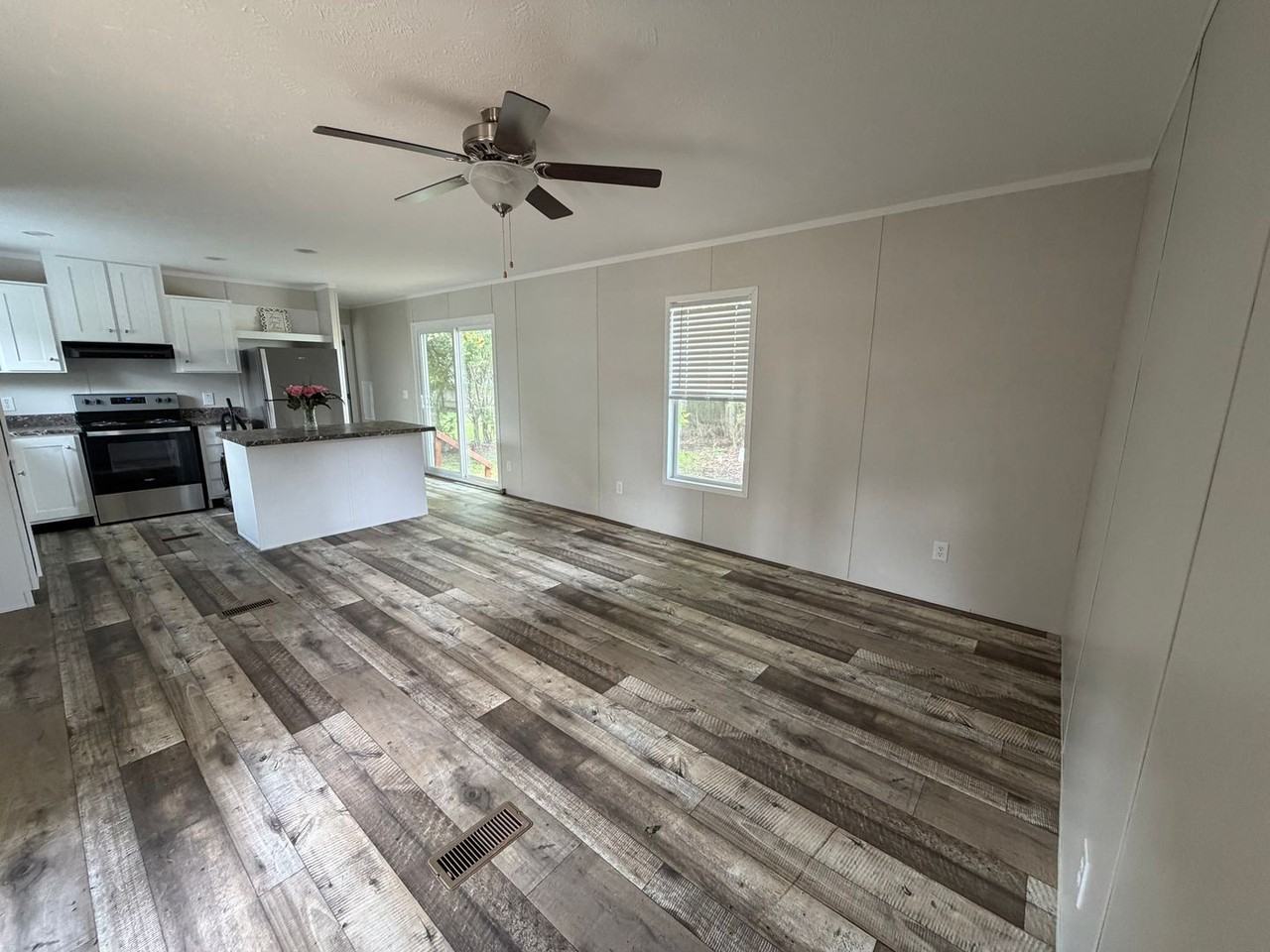 11279 Keith Rd - Photo 4 of 11