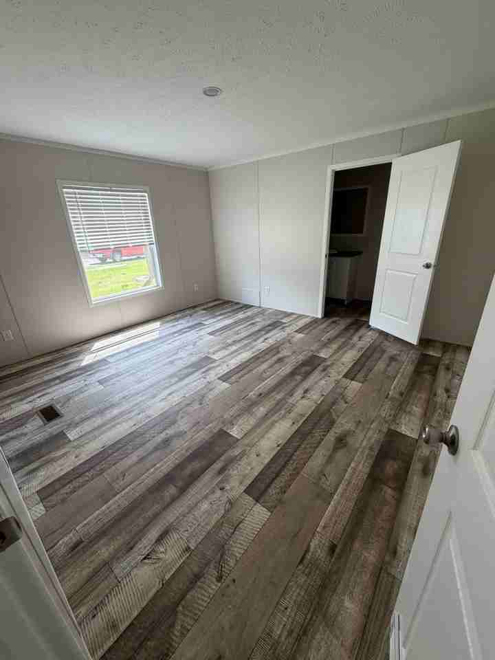 11279 Keith Rd - Photo 5 of 11