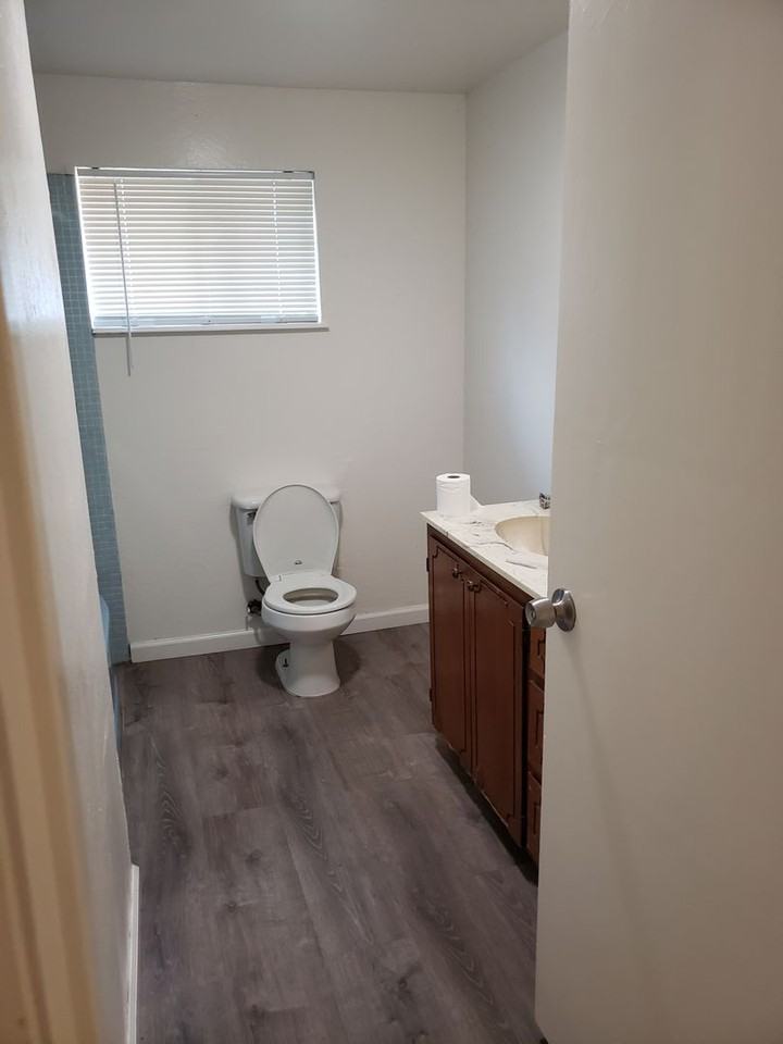 1524 1/2 Citrus Ave - Photo 7 of 8