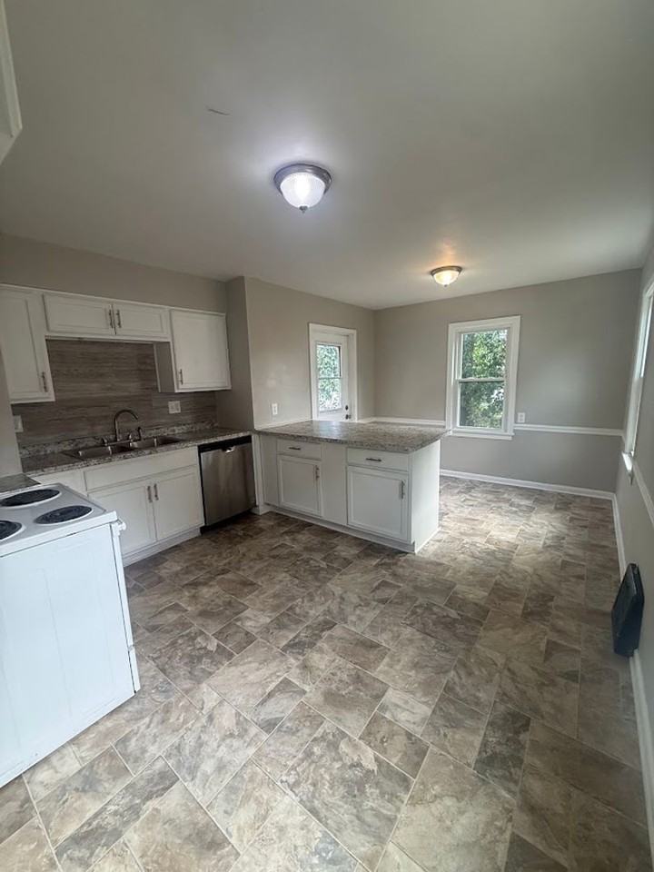 778 E Archwood Ave - Photo 5 of 13