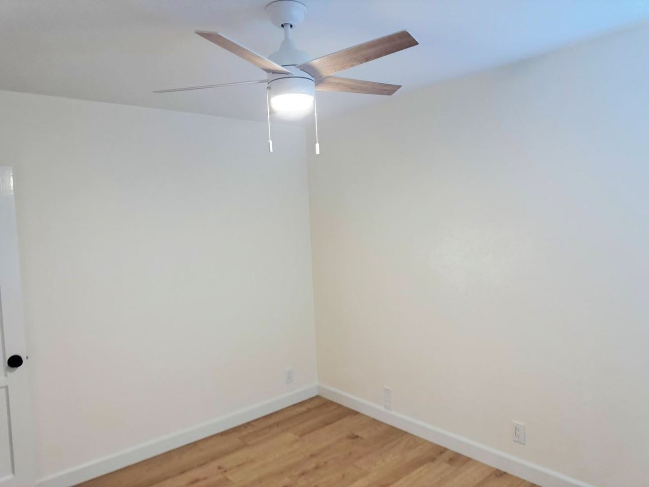 457 E Italia St - Photo 2 of 19