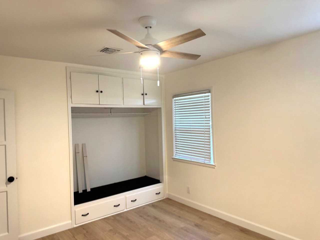 457 E Italia St - Photo 5 of 19