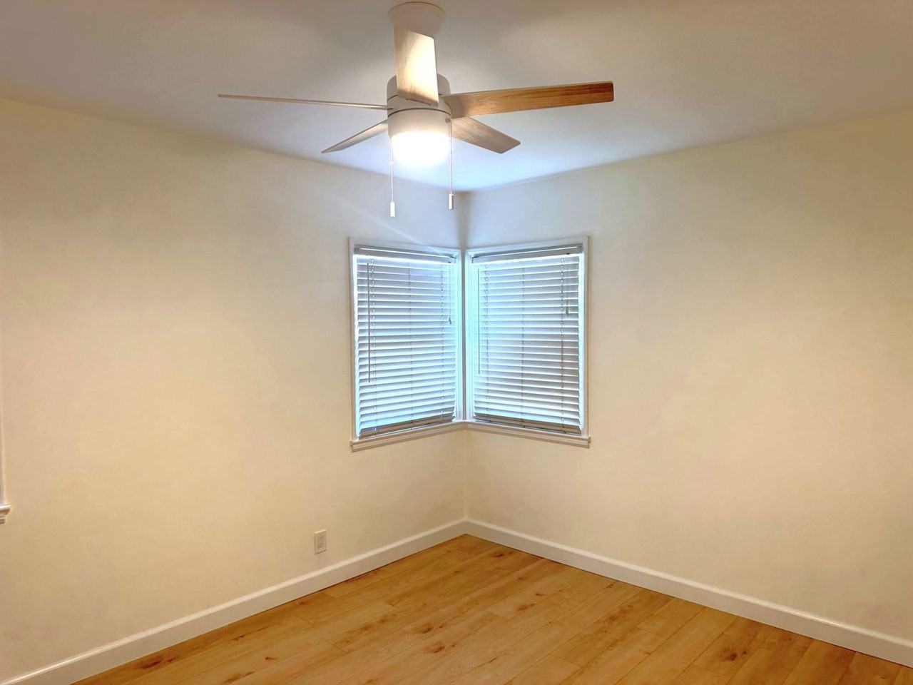 457 E Italia St - Photo 6 of 19