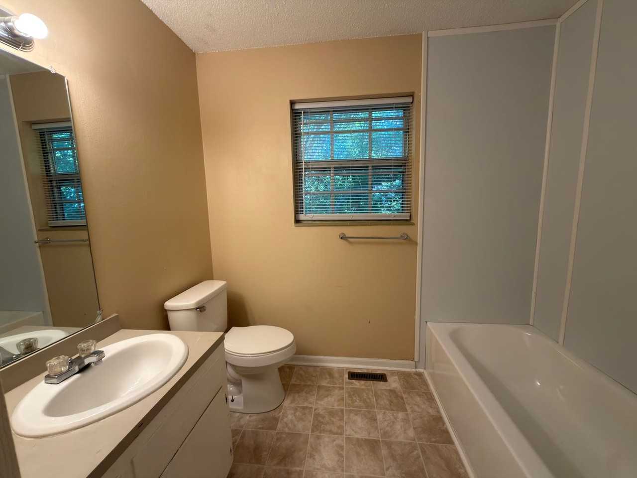 4740 Treemont Cir Ne - Photo 5 of 10