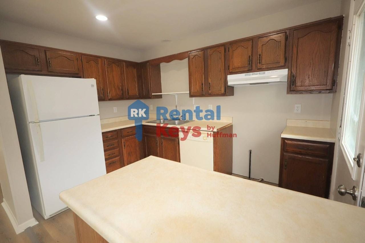 2122 Ravenswood Dr - Photo 6 of 21