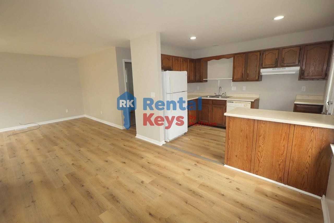 2122 Ravenswood Dr - Photo 7 of 21