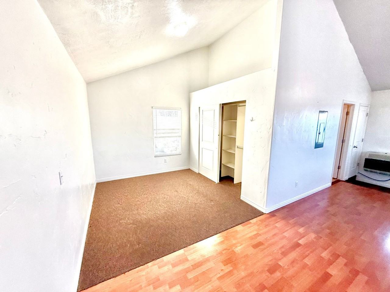 11567 S Harvest Crest Way - Photo 3 of 11