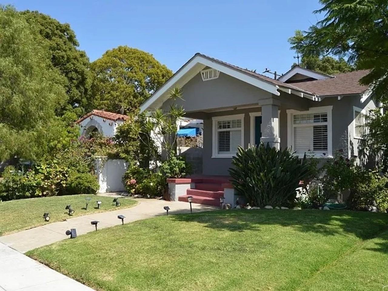 1608 Post Ave - Photo 2 of 8