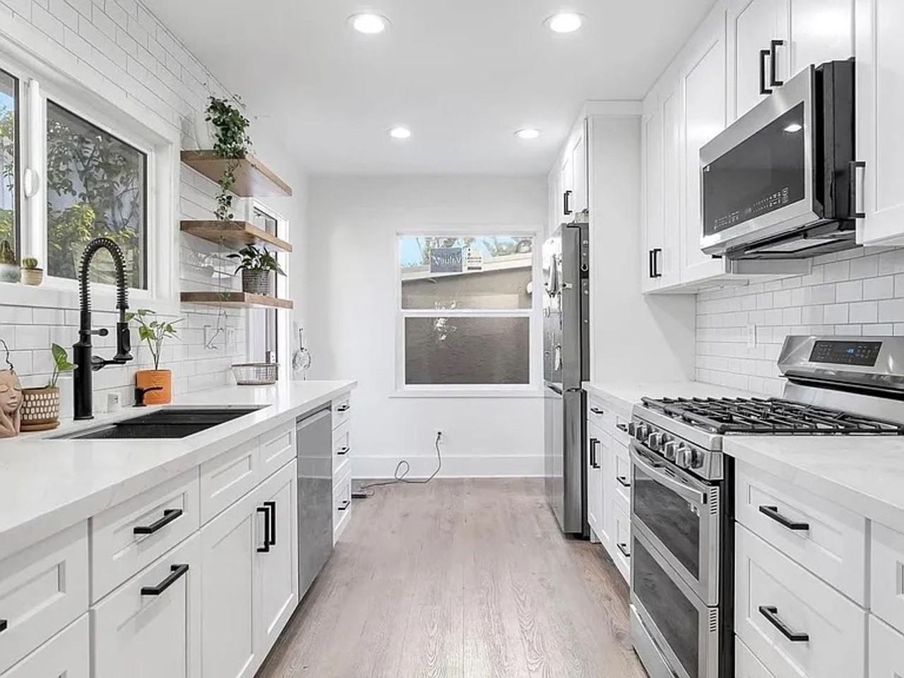 1608 Post Ave - Photo 3 of 8