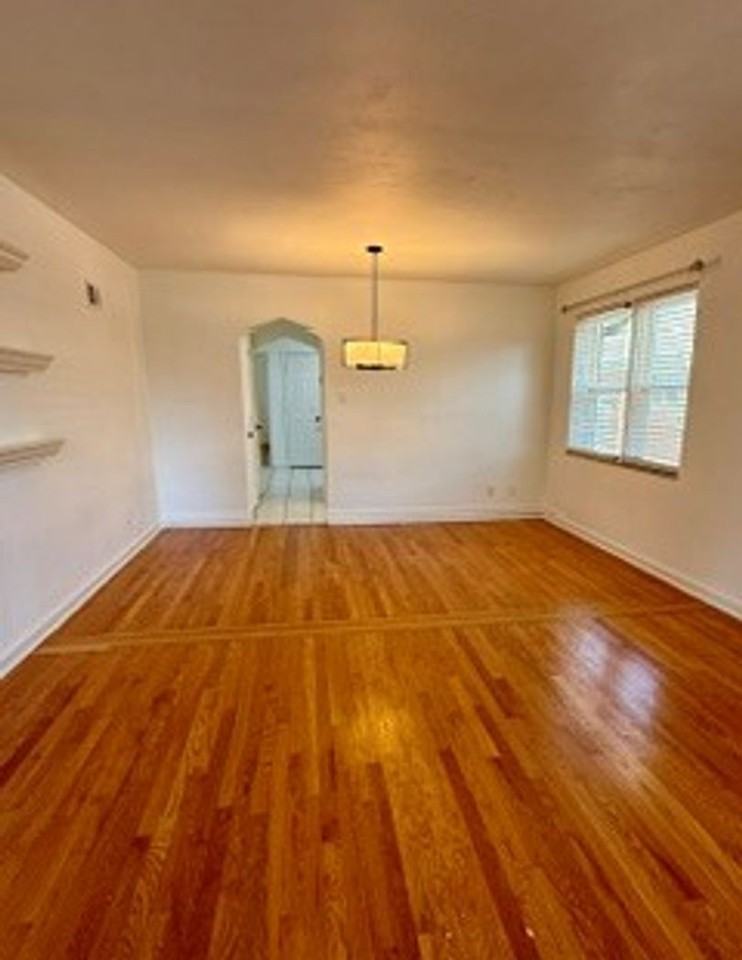 6264 Sunshine Dr - Photo 3 of 13