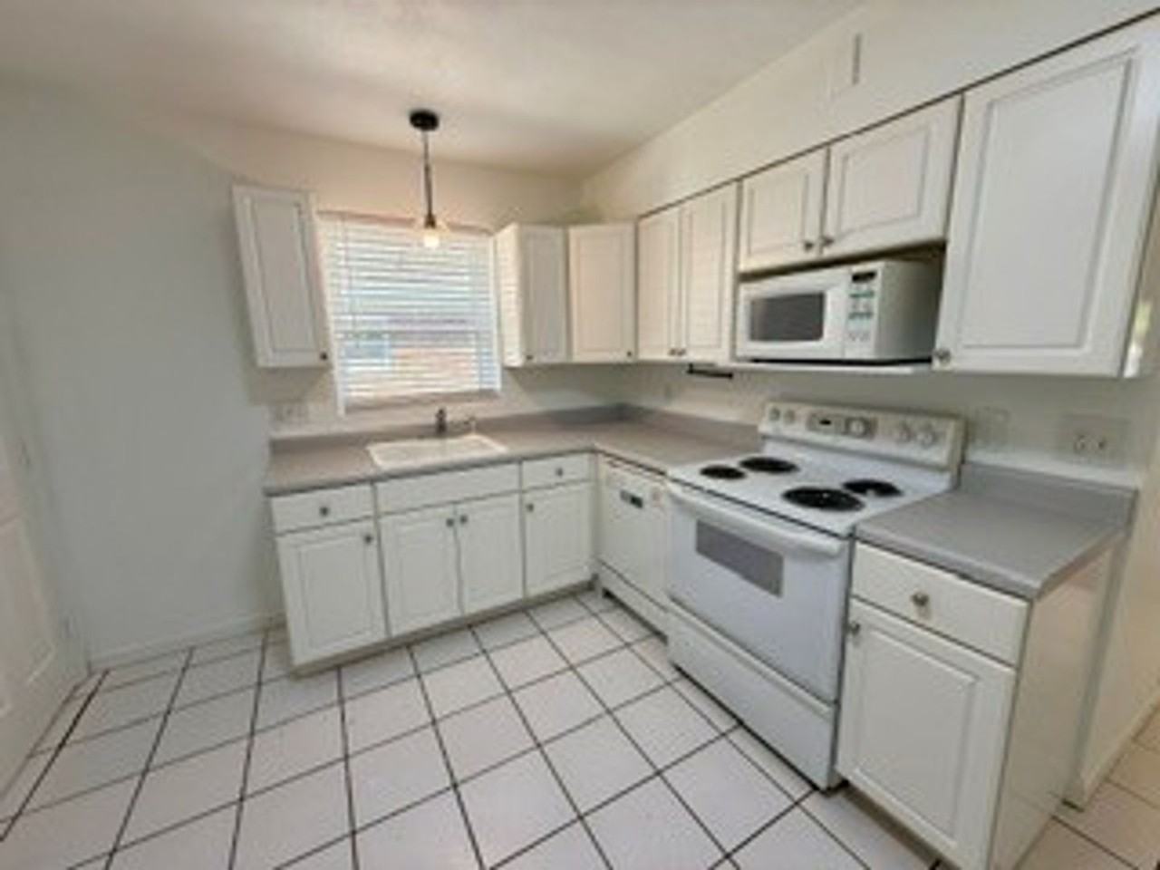 6264 Sunshine Dr - Photo 5 of 13