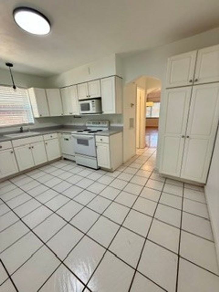 6264 Sunshine Dr - Photo 6 of 13