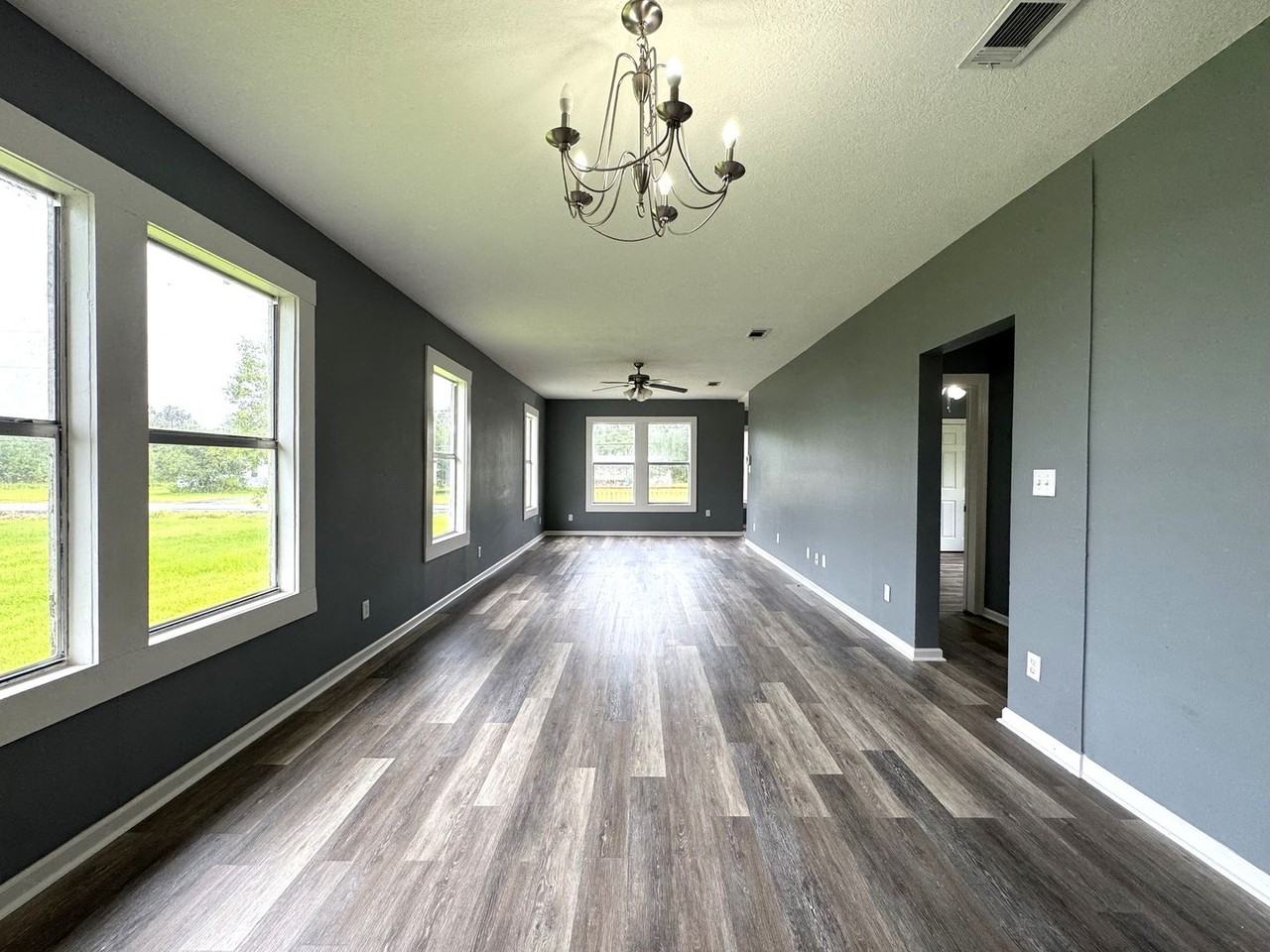 1033 Park Rd - Photo 5 of 17