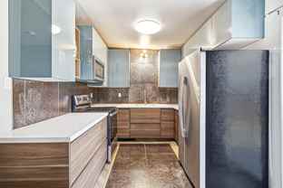 425 Vandalia St - Photo 1 of 1
