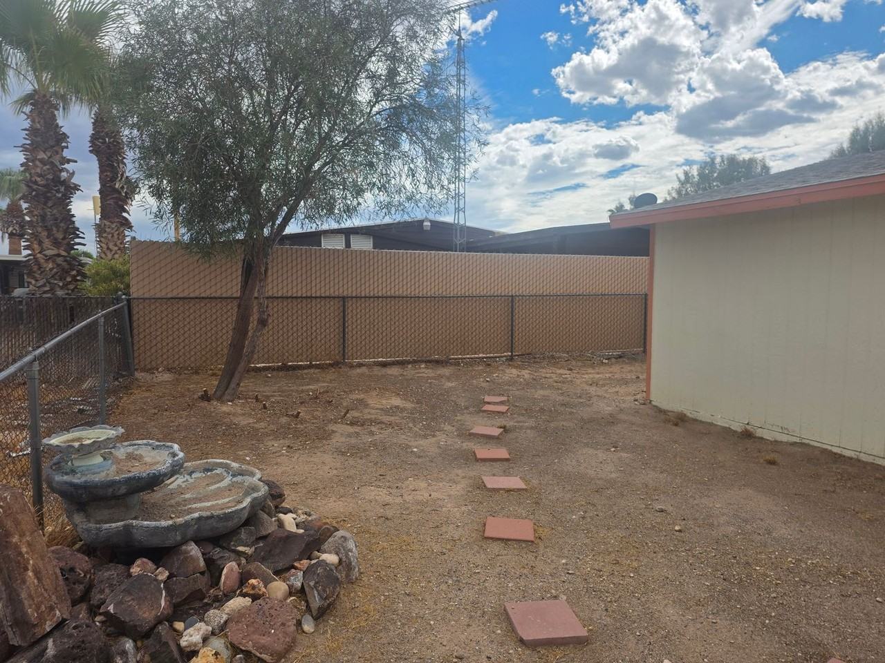 886 Holly St - Photo 4 of 5