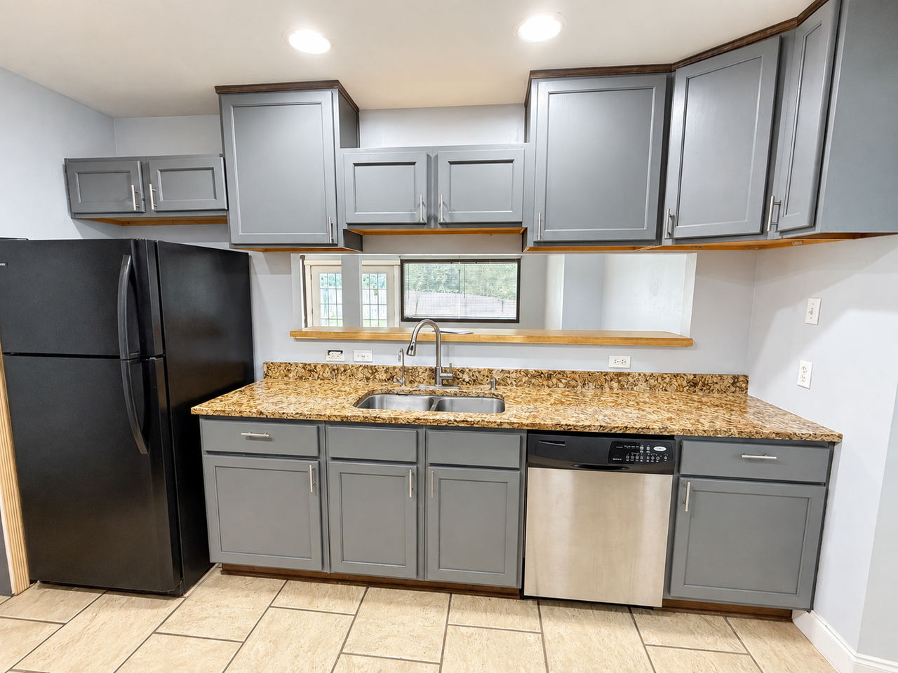 204 Sunnyside Dr - Photo 2 of 17