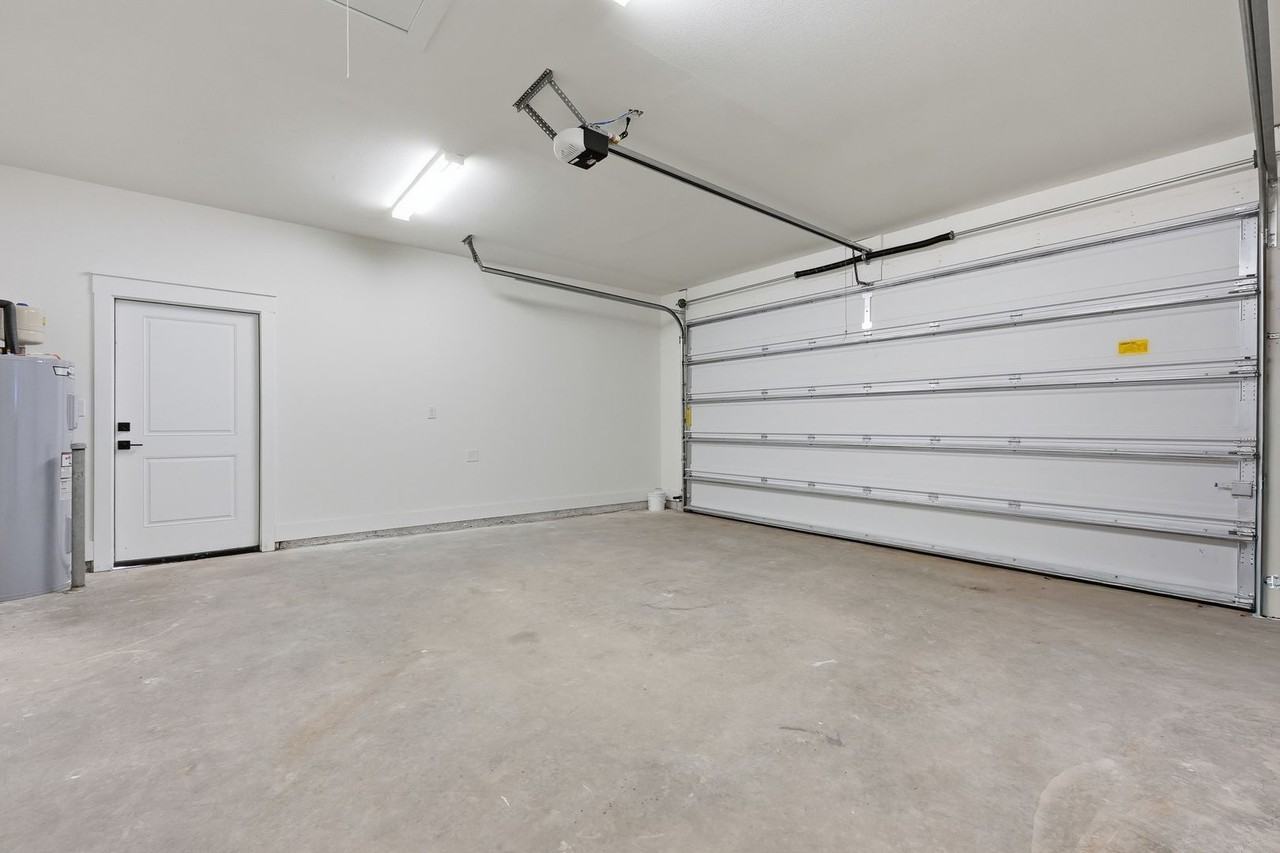 5855 Congress St - Photo 4 of 37