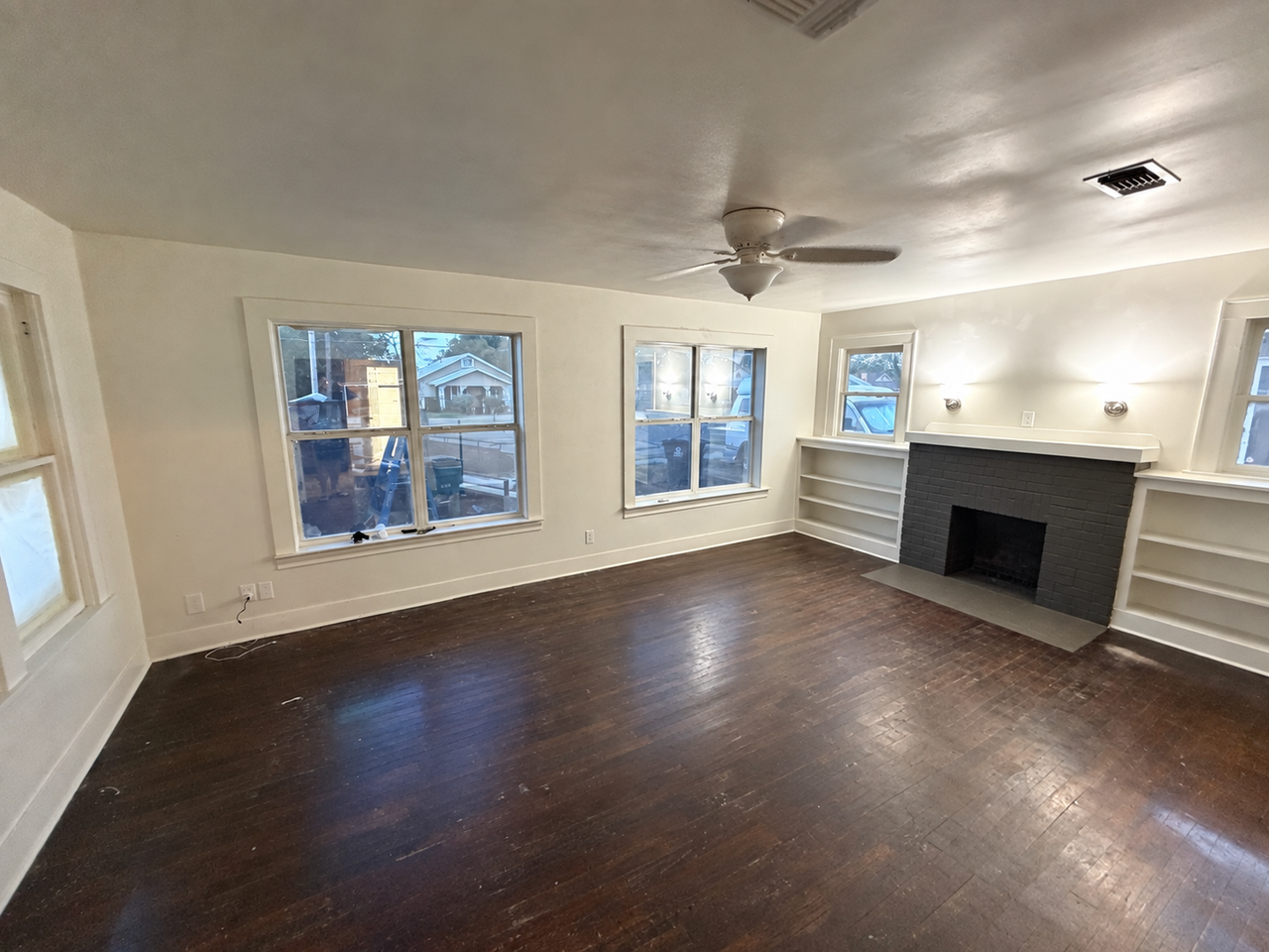 612 Pulliam St - Photo 5 of 24