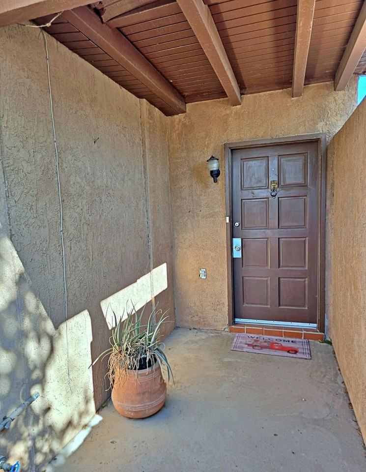 537 W Redd Rd - Photo 2 of 24