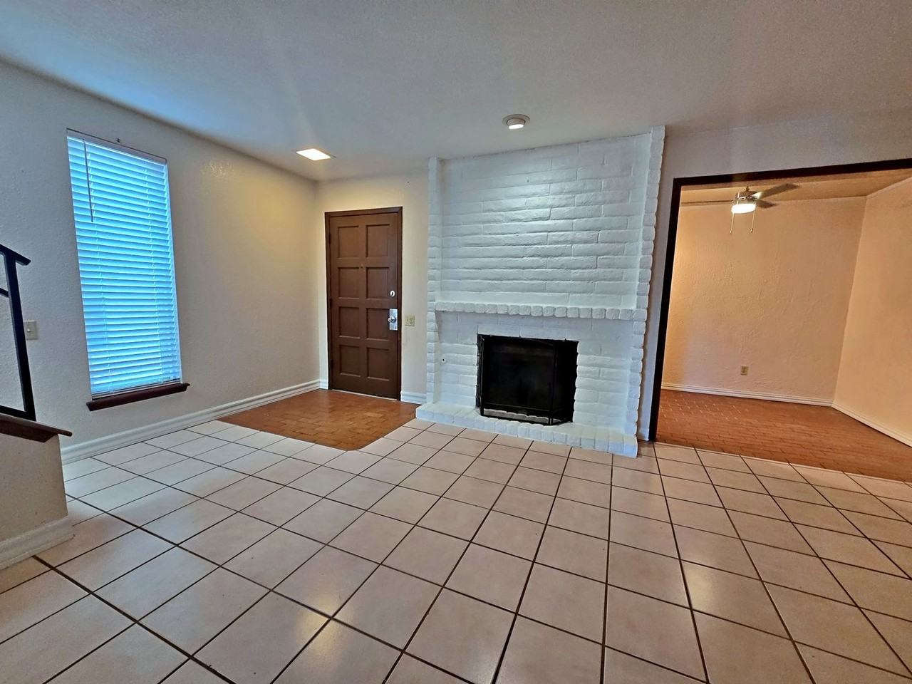 537 W Redd Rd - Photo 5 of 24