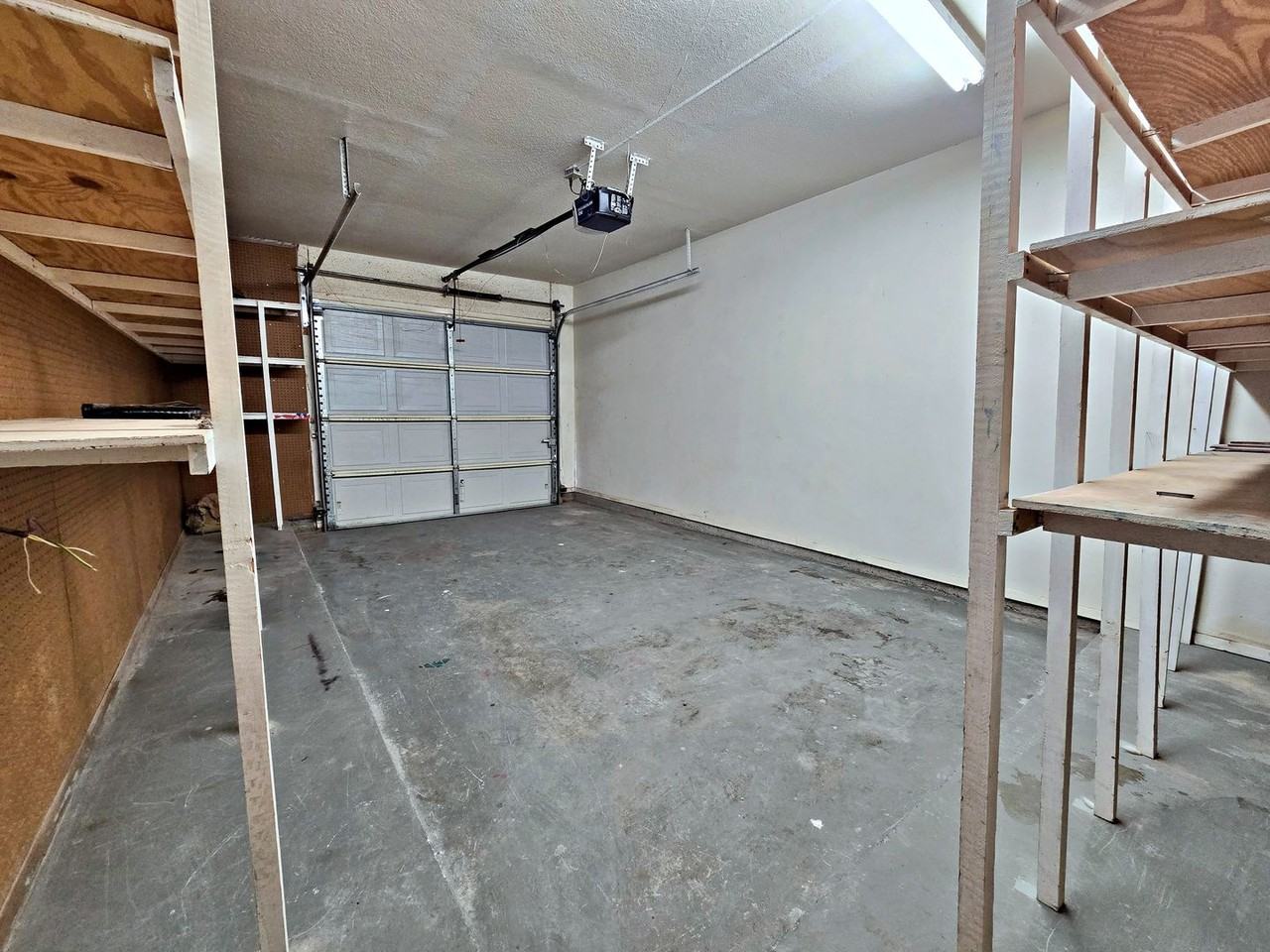 537 W Redd Rd - Photo 7 of 24