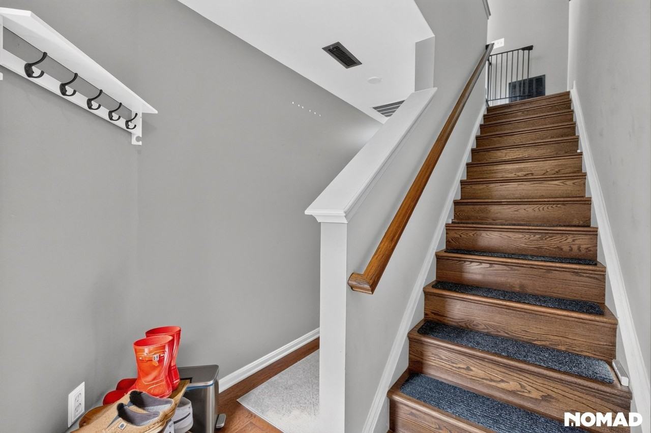 22996 Fontwell Sq - Photo 5 of 32