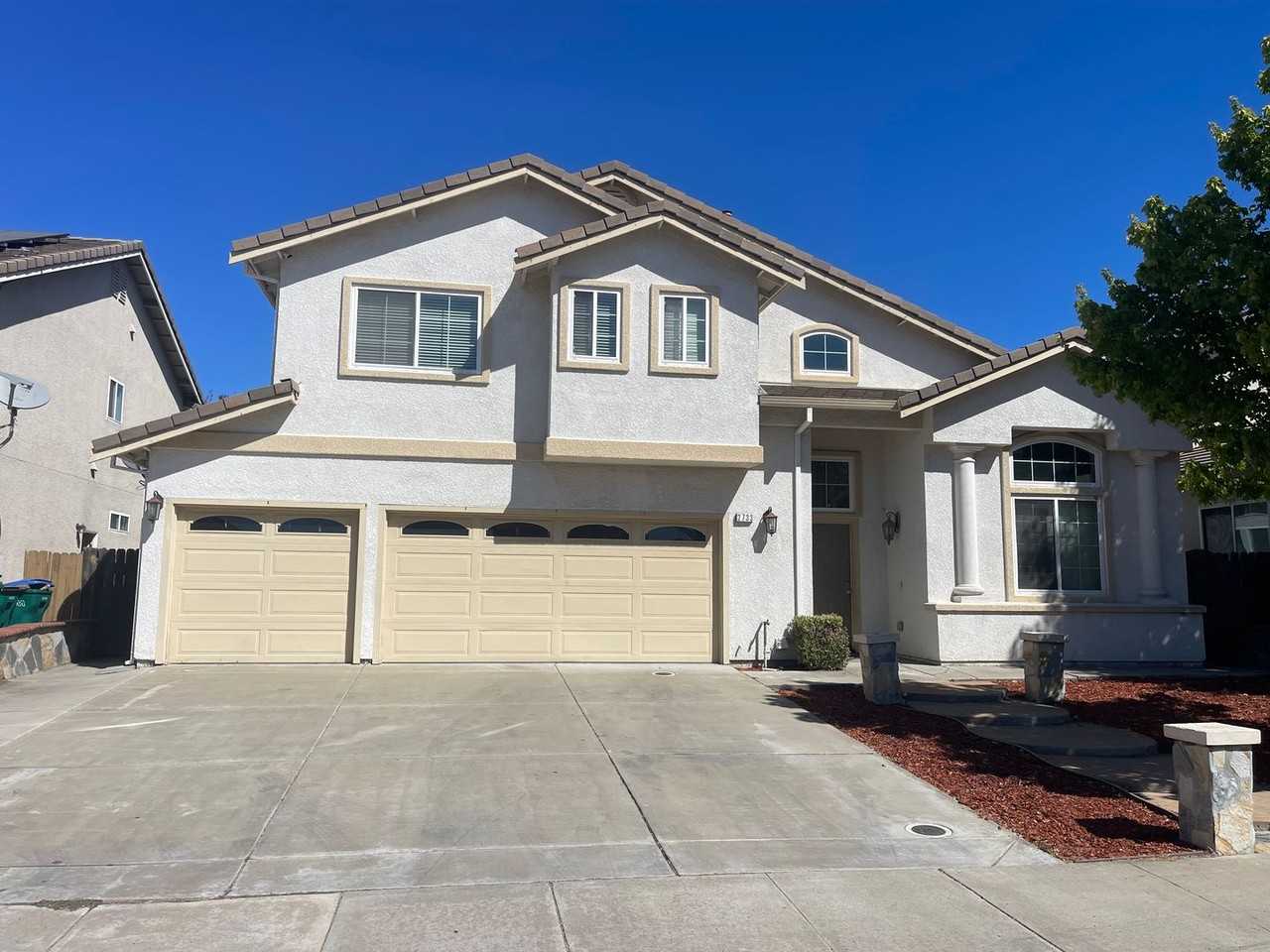 2733 Sunflower Cir - Photo 2 of 44