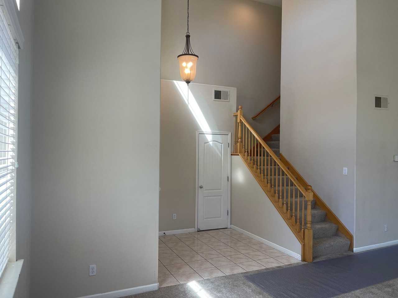 2733 Sunflower Cir - Photo 5 of 44