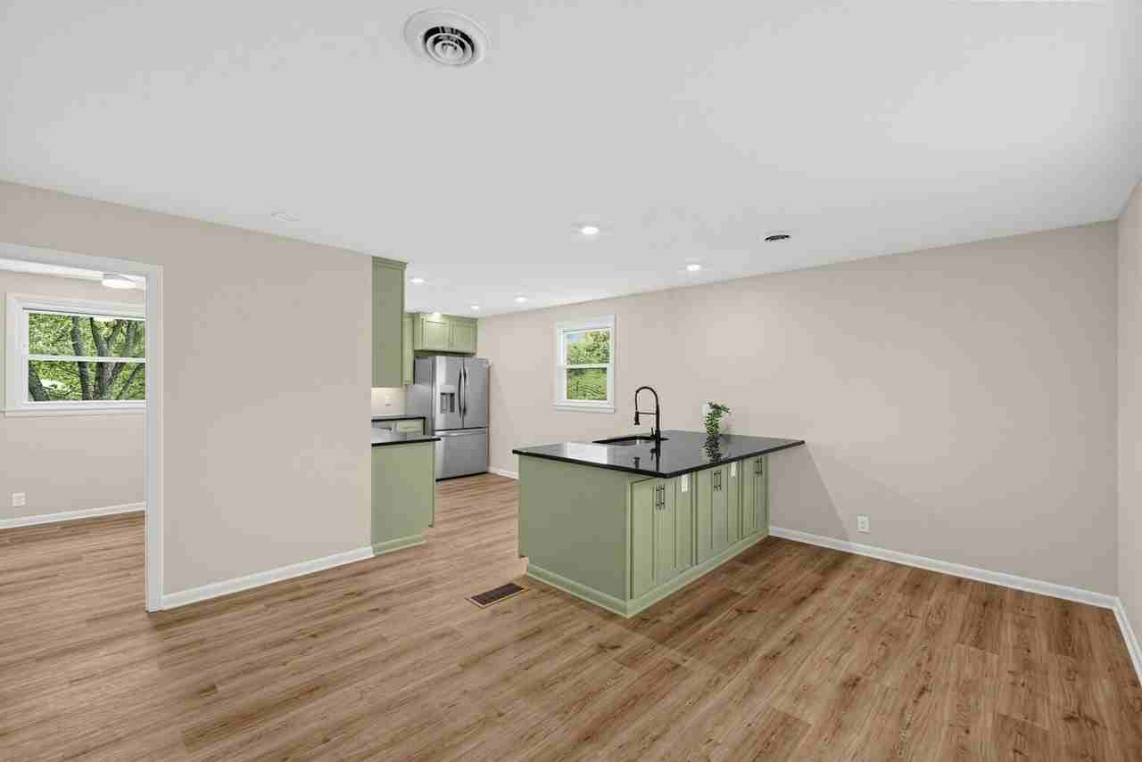 2695 Barclay Dr - Photo 7 of 19