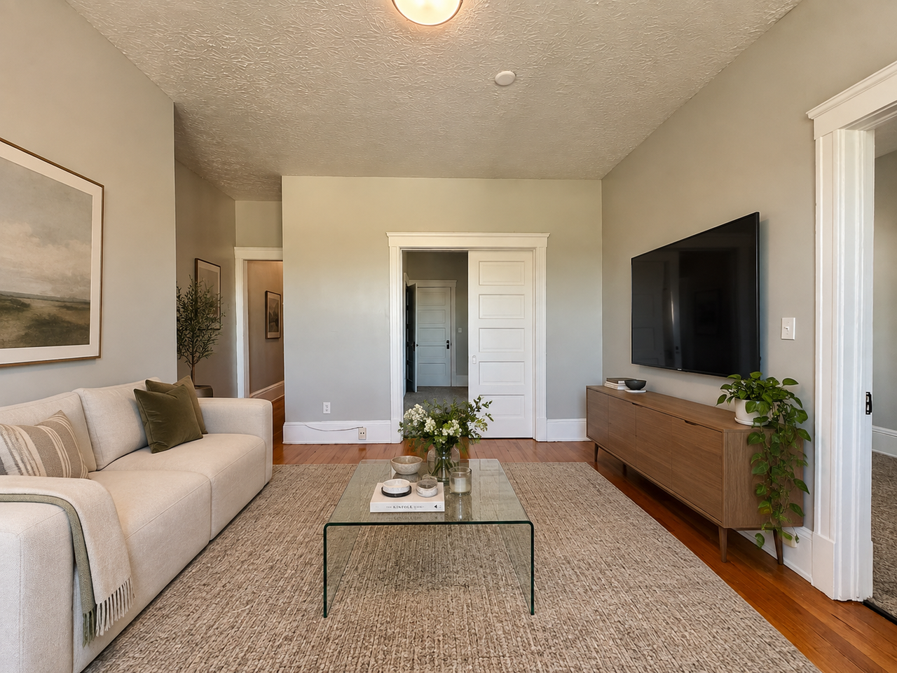 Chelsea Manor - Photo 3 of 25