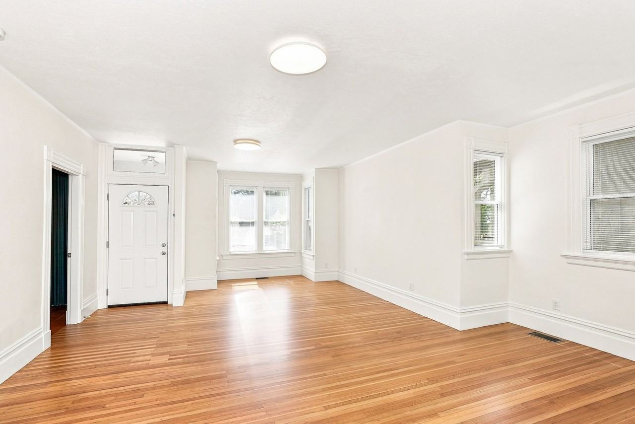 1741 1741 Rose St Front House - Photo 4 of 26