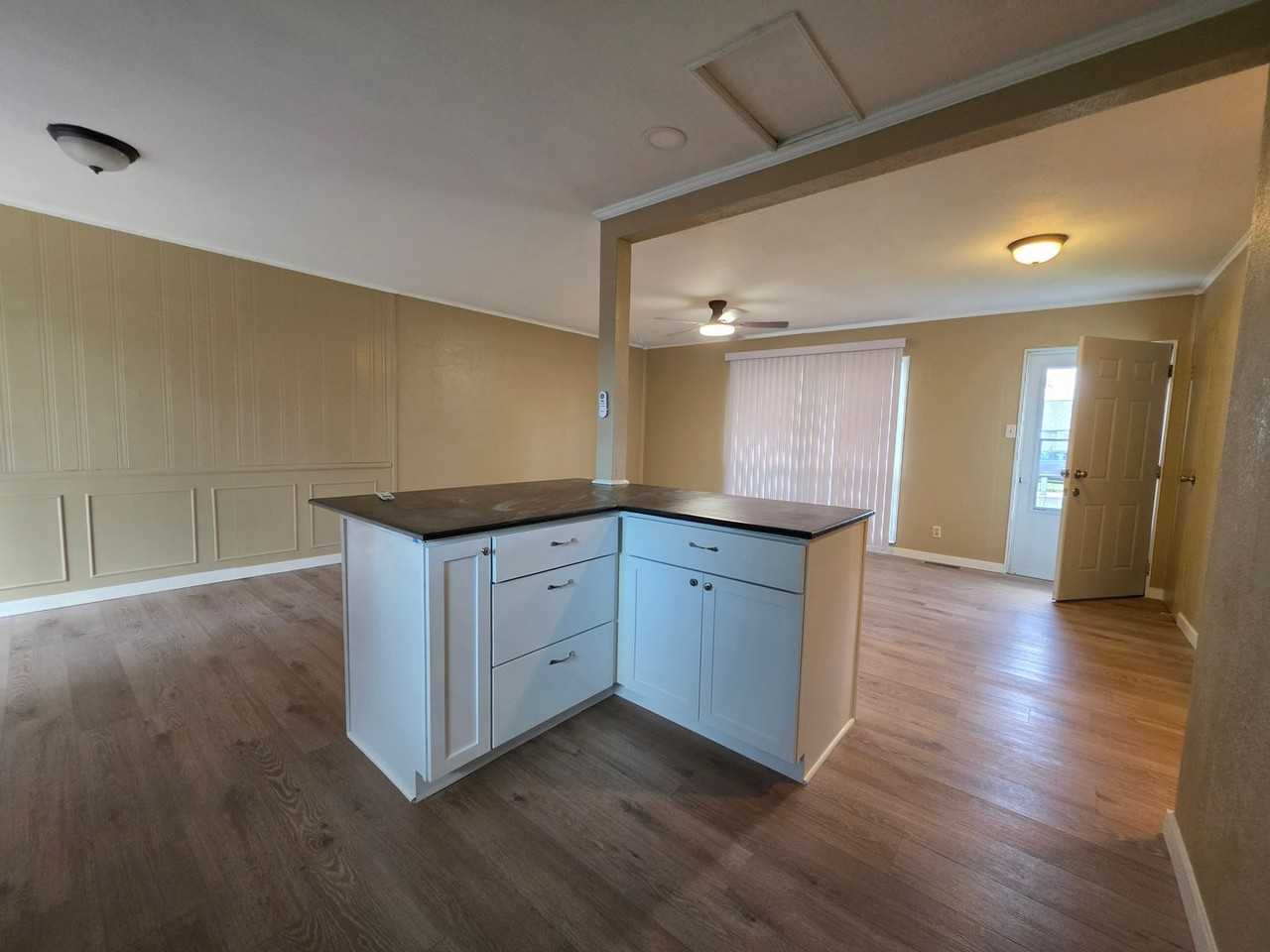 4309 Benton St Ne - Photo 4 of 14