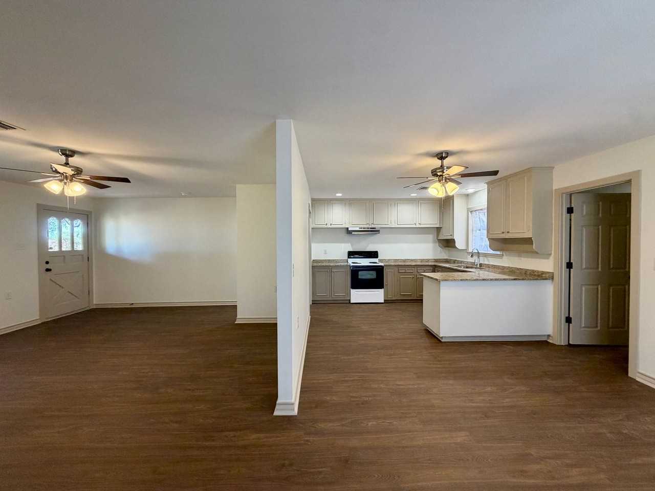 397 Scott Ln - Photo 4 of 15
