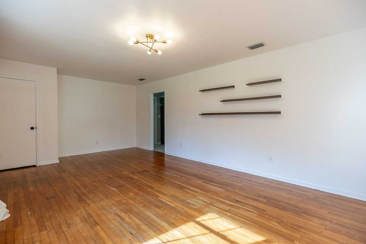 559 Marsim Dr - Photo 3 of 18