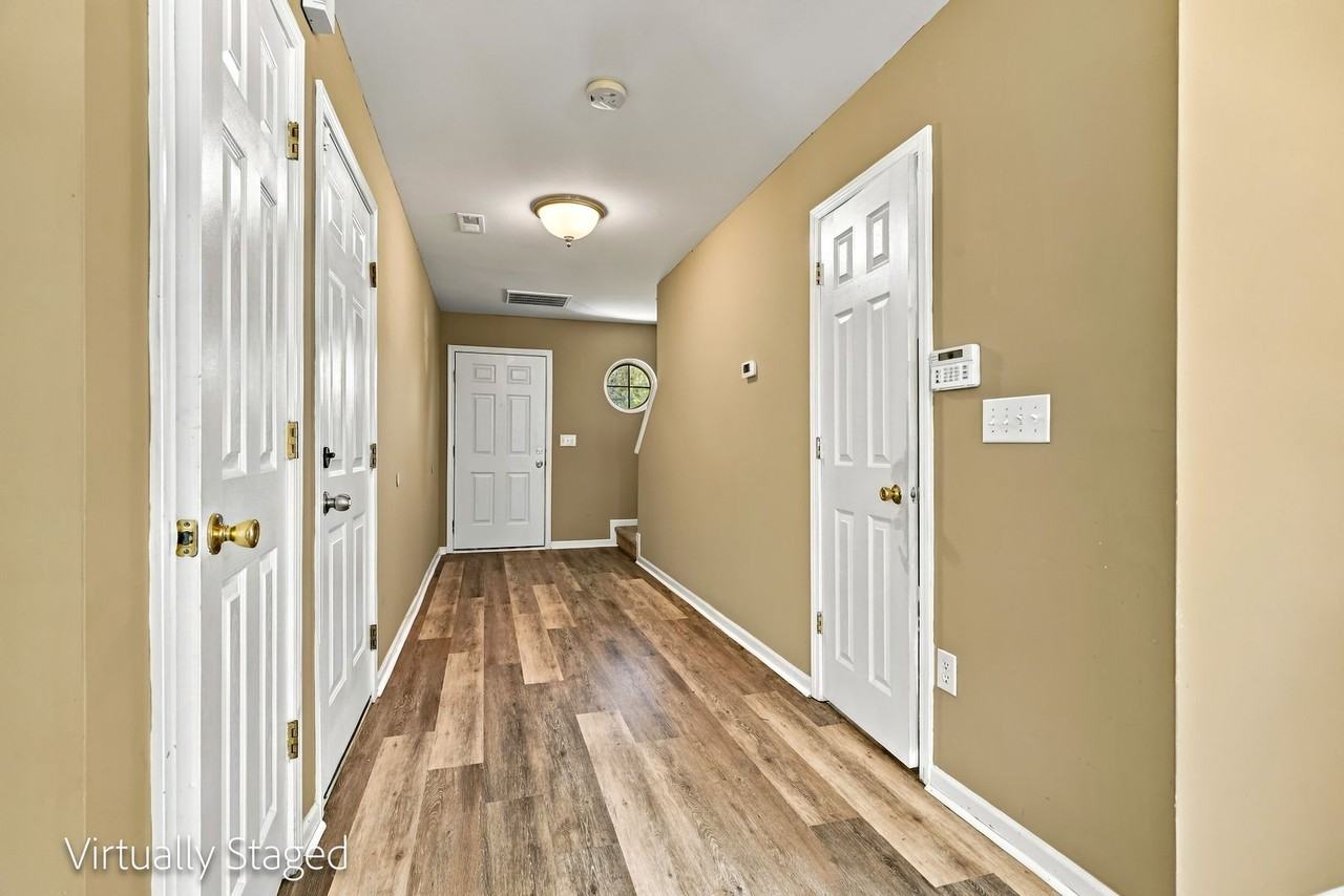822 Oakshire Cir - Photo 4 of 41