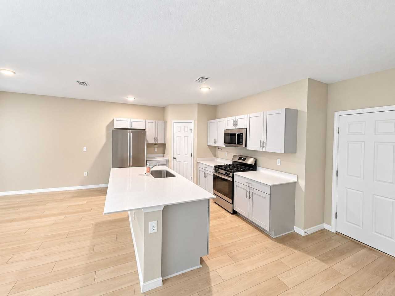 5548 Summer Sunset Dr - Photo 3 of 24