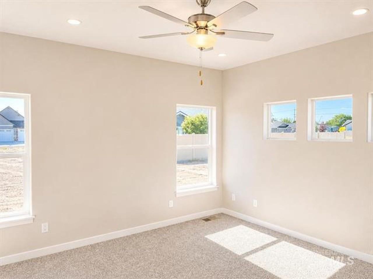 994 Kenbrook Loop - Photo 4 of 8