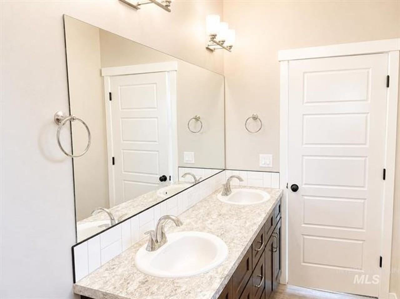 994 Kenbrook Loop - Photo 5 of 8