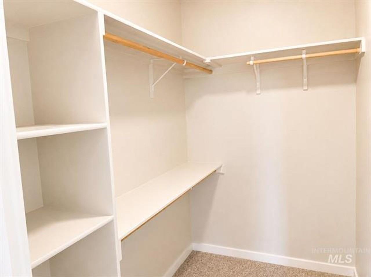 994 Kenbrook Loop - Photo 6 of 8