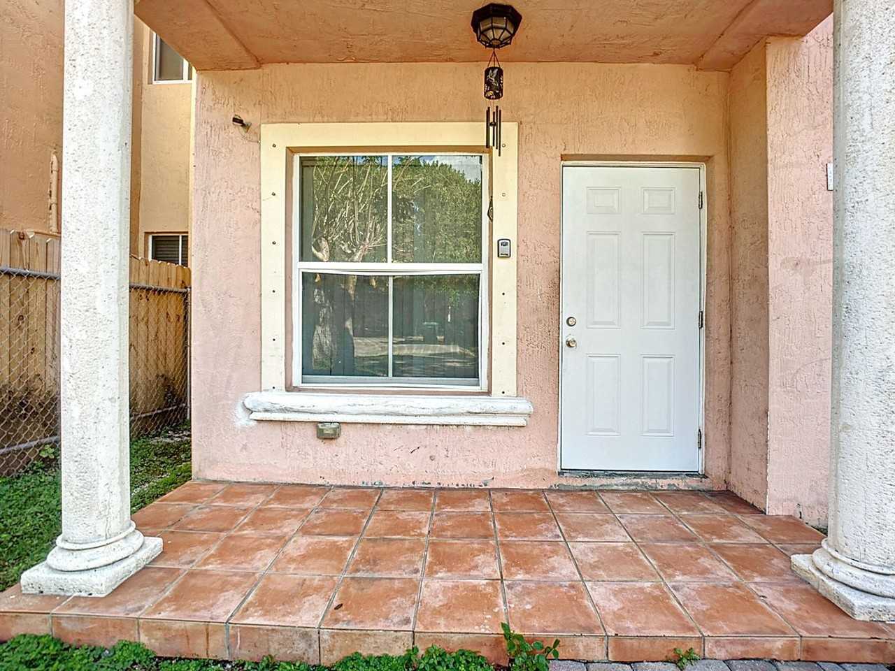 965 Sw 6th Ct - Photo 2 of 31