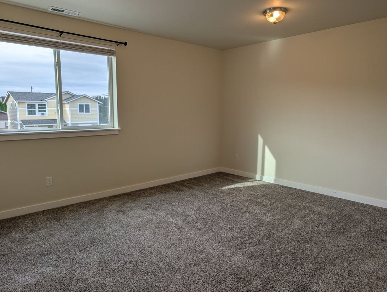 626 Stacey Pl - Photo 4 of 15