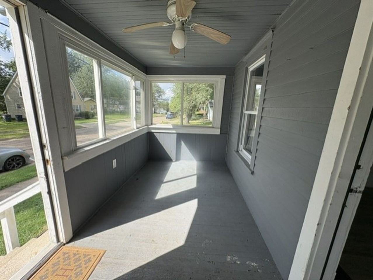 1201 Smithfarm Ave - Photo 4 of 15