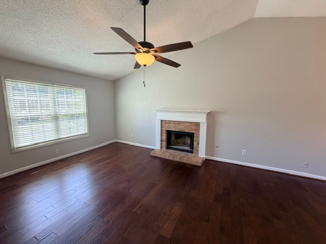 2627 Lone Oak Trl Nw - Photo 3 of 16