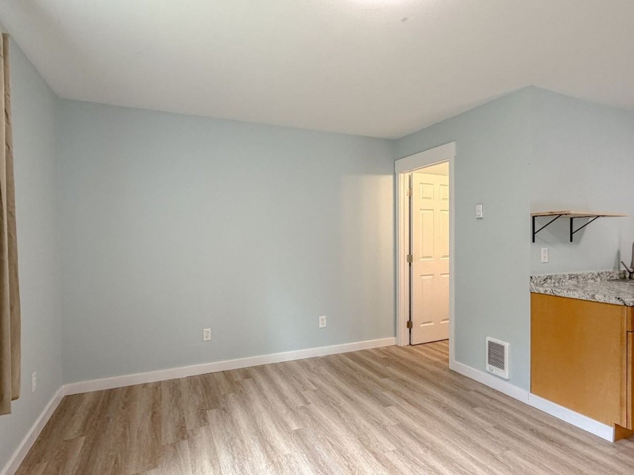 23411 53rd Ave Se - Photo 3 of 20