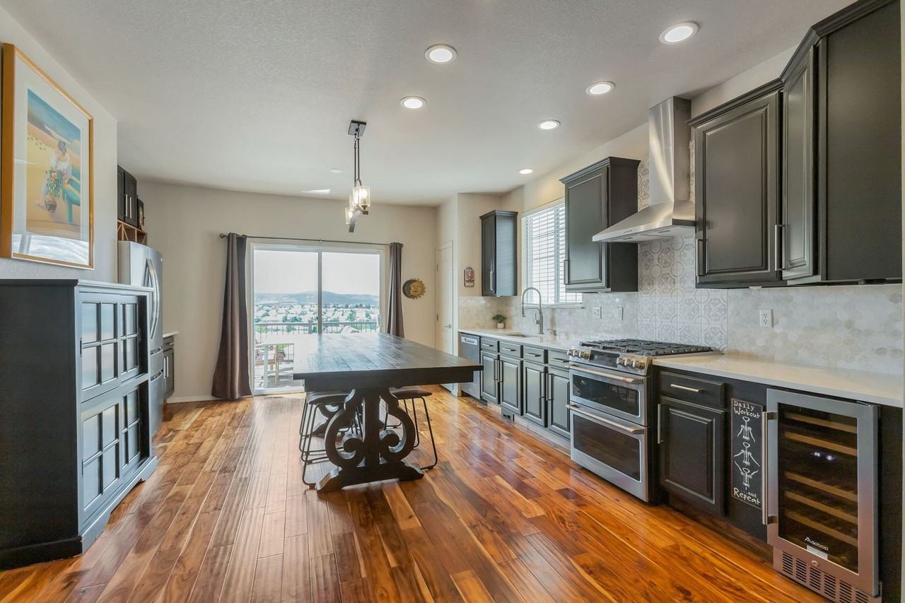 2315 Broadleaf Loop - Photo 3 of 15