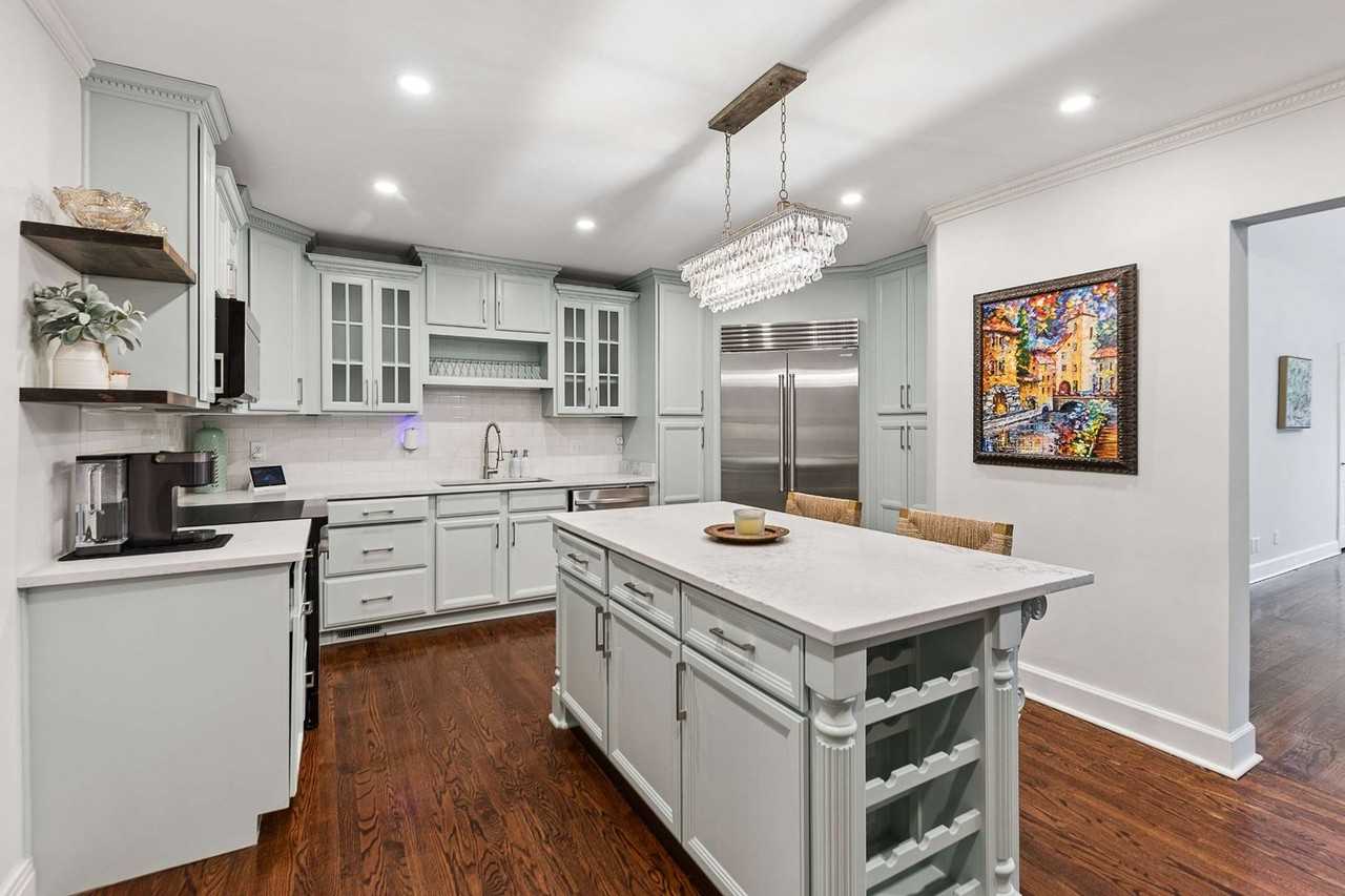 1486 Woodmont Blvd - Photo 5 of 41
