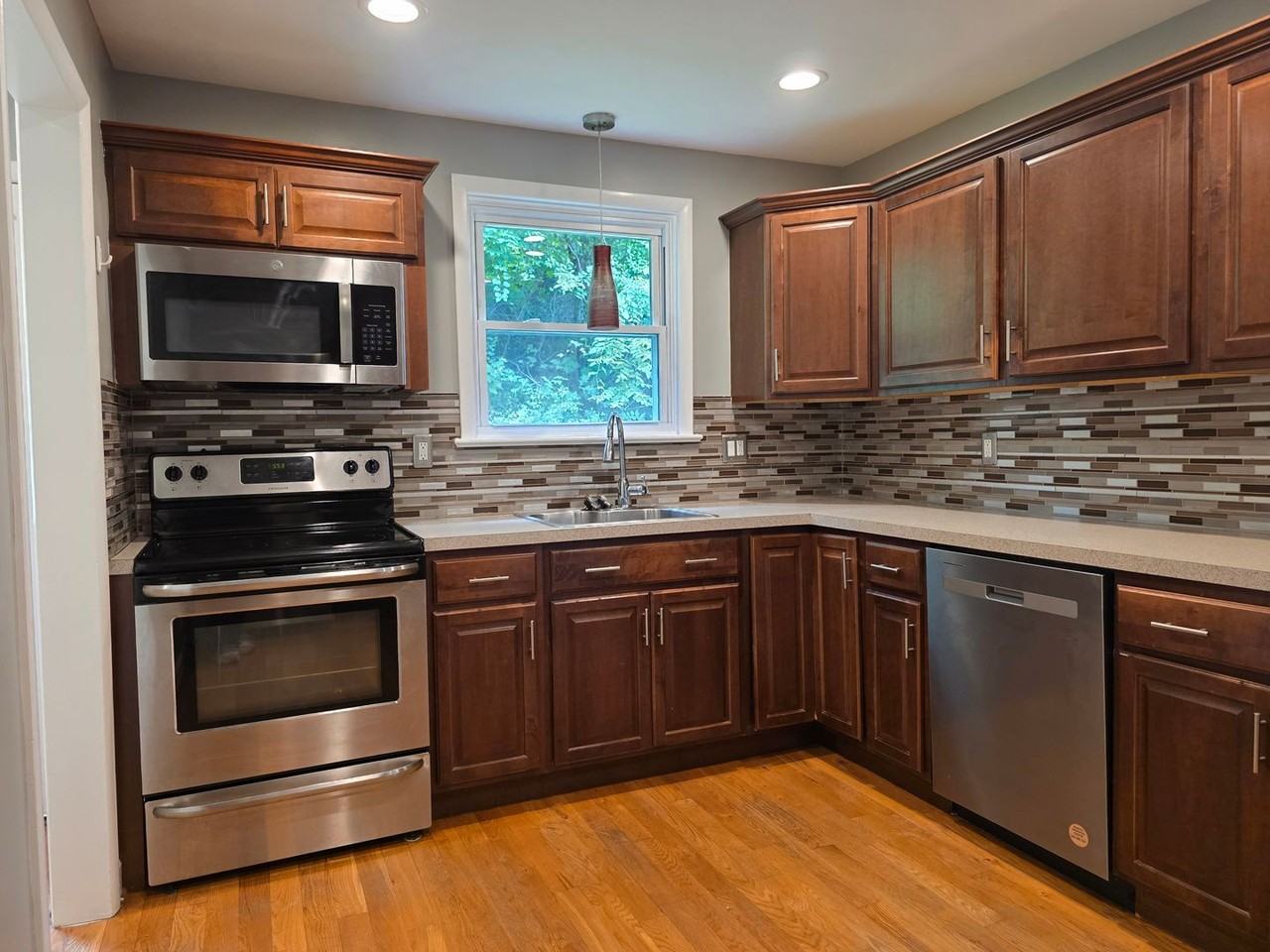 24 Fremont Rd - Photo 5 of 20