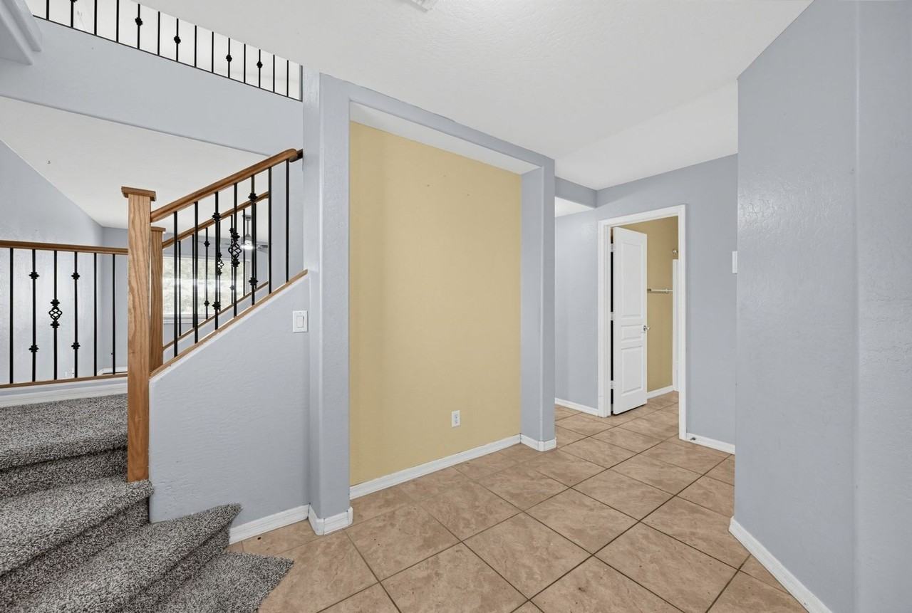 1781 S 217th Ave - Photo 4 of 48