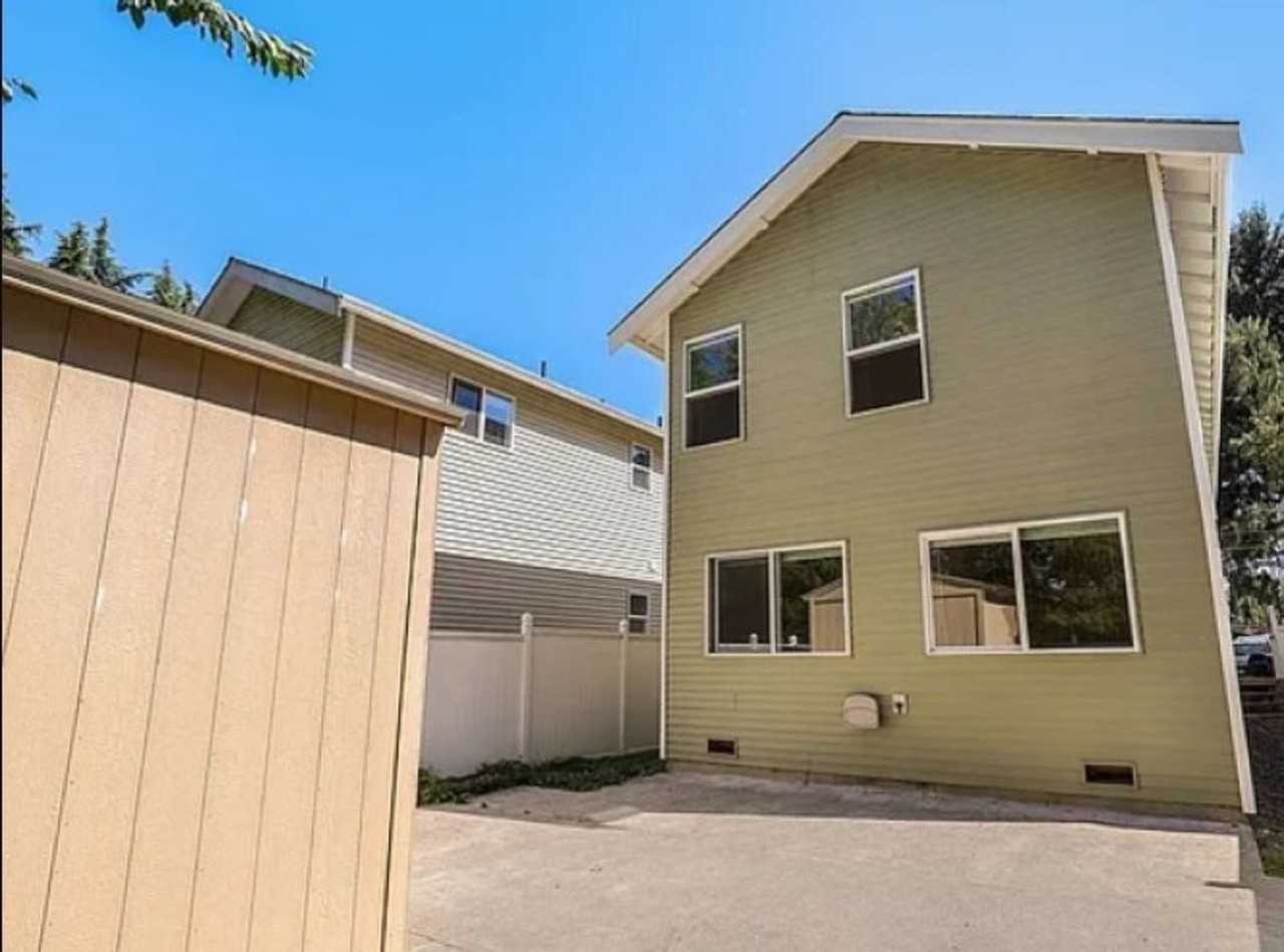 4220 S 116th St - Photo 3 of 12