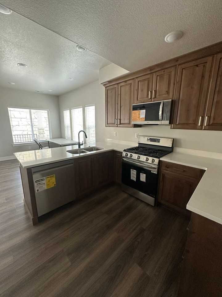 3143 N 1675 E - Photo 2 of 20